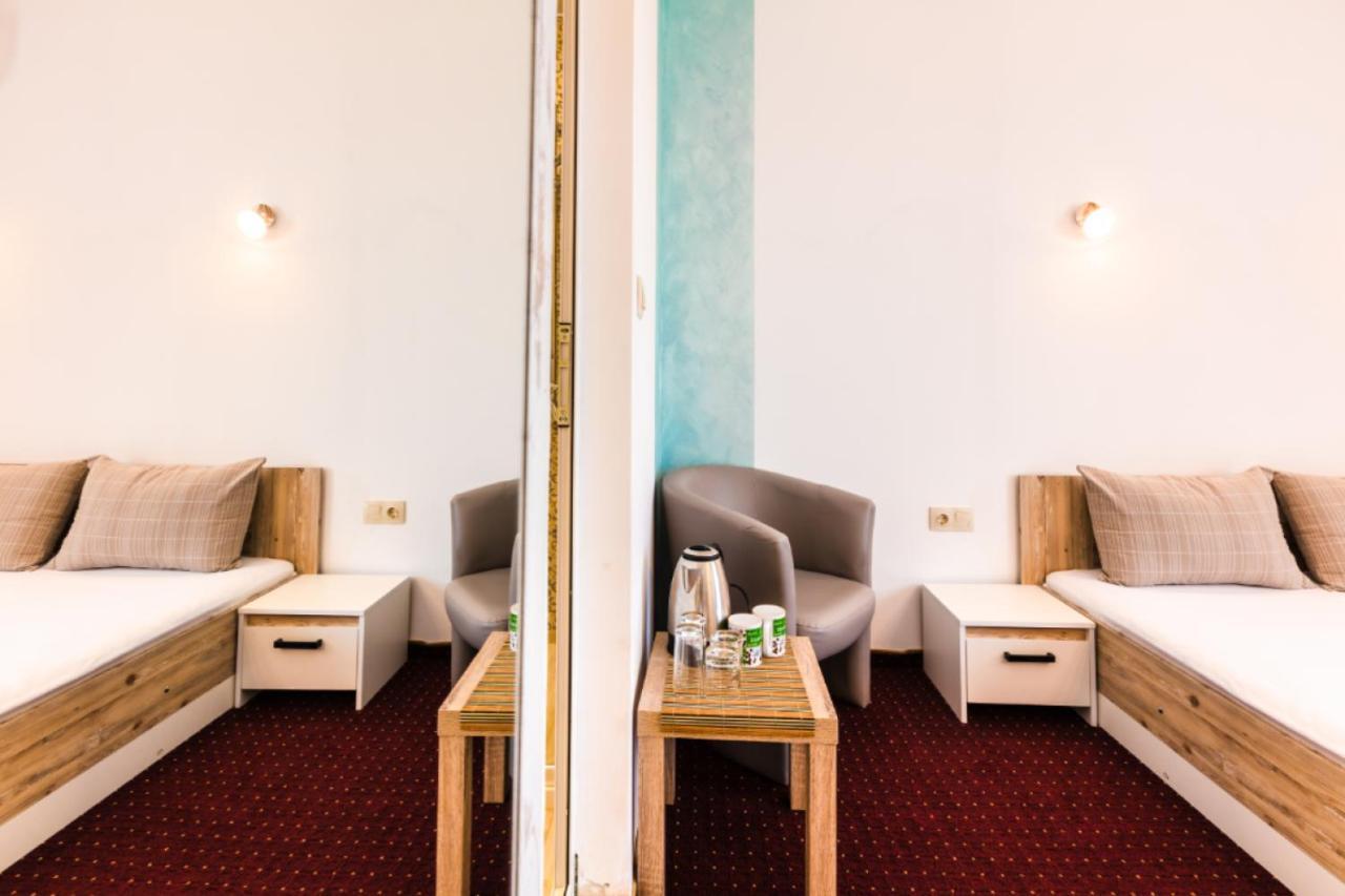 Guest House Theona Obzor Exterior photo