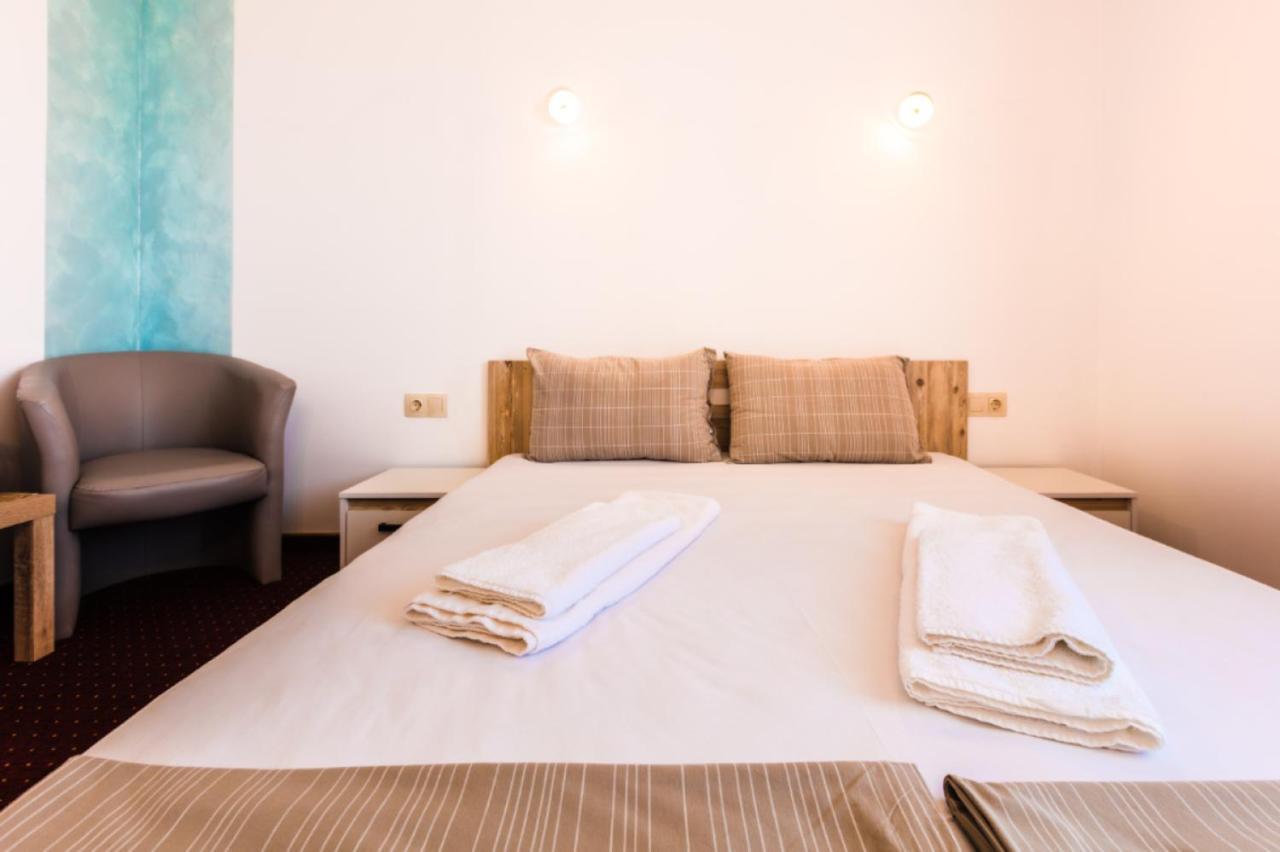 Guest House Theona Obzor Exterior photo