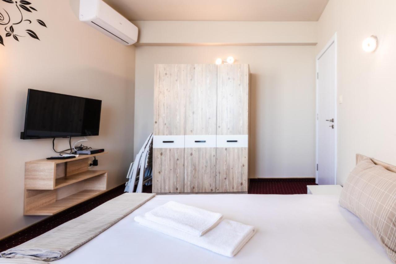 Guest House Theona Obzor Exterior photo